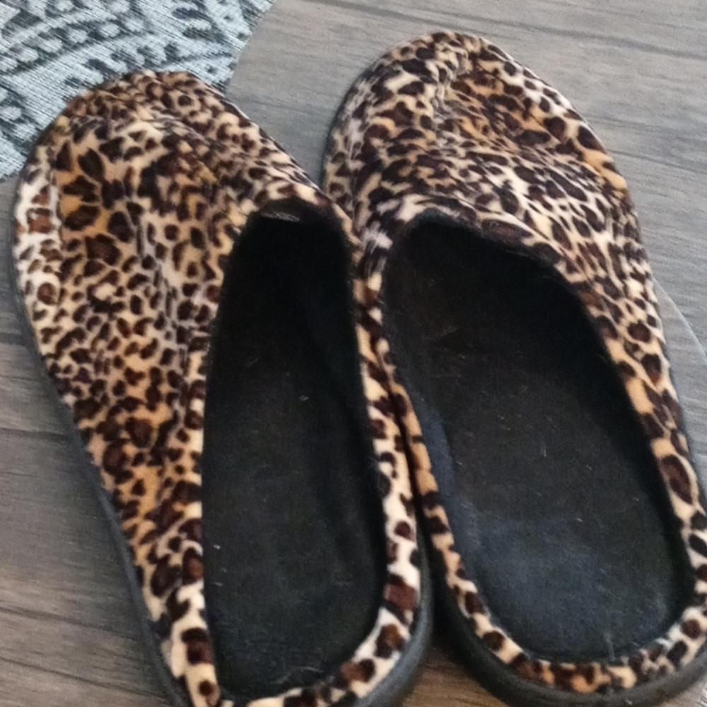 Ladies slippers
